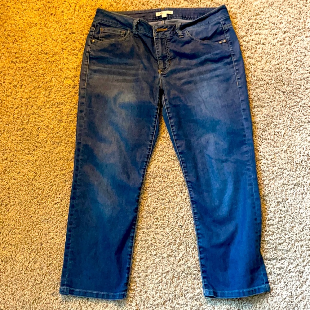 CAbi #764 Women’s Johnny Crop Capri Jeans